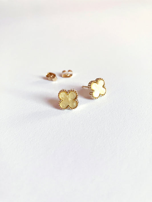 Bijou Buttercup Mother of Pearl Quatrefoil Stud Earrings in Gold