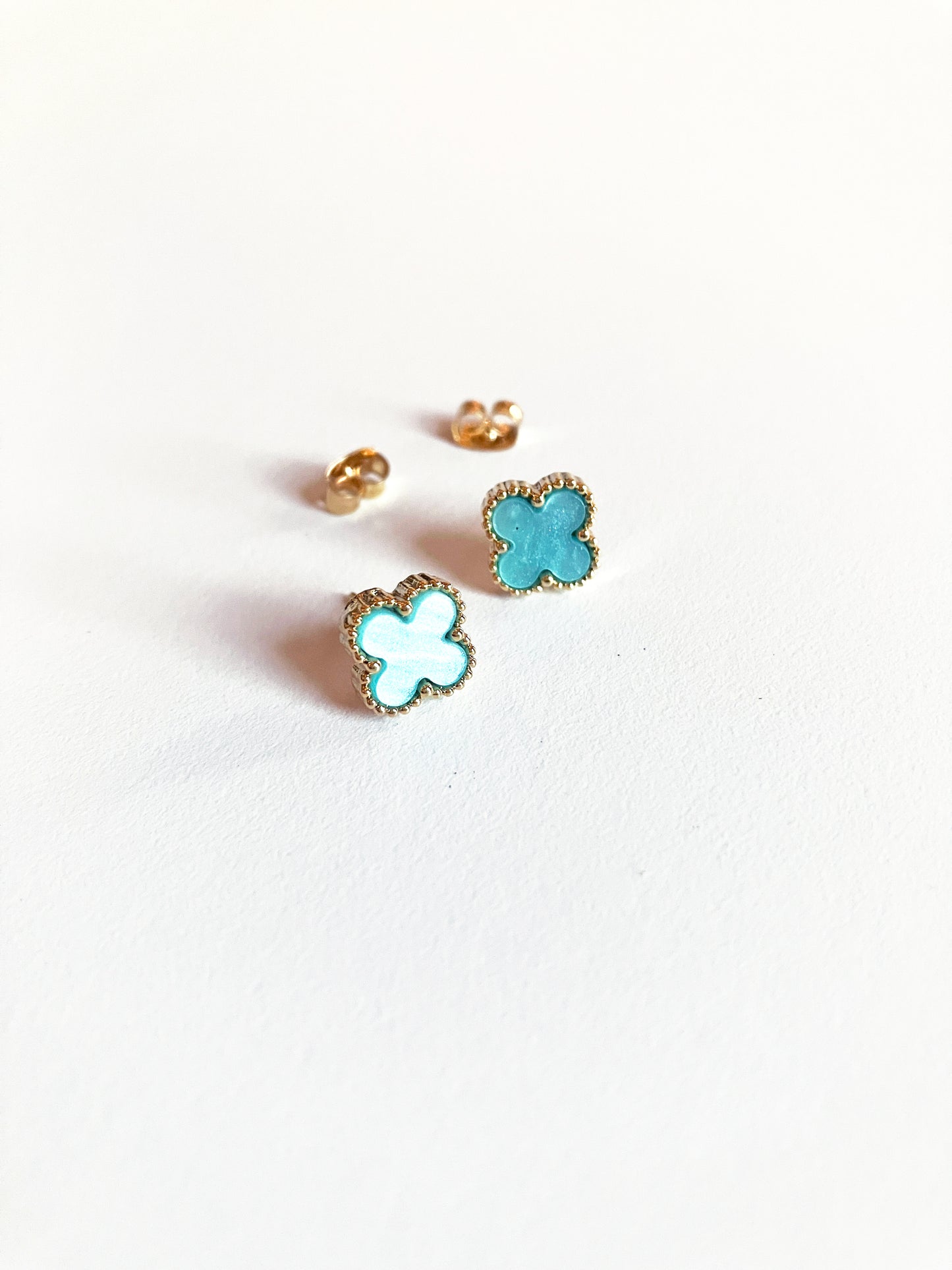 Bijou Forget Me Not Mother of Pearl Quatrefoil Stud Earrings in Gold