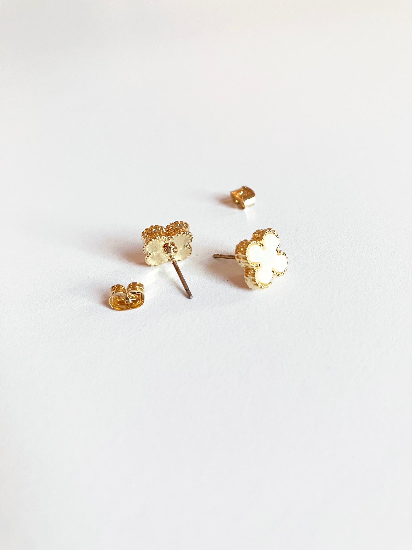 Bijou Mother of Pearl Quatrefoil Stud Earrings in Gold