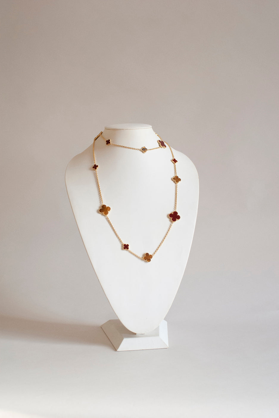 Mixed Size Tiger Eye and Carnelian Alhambra Gold Plated Necklace