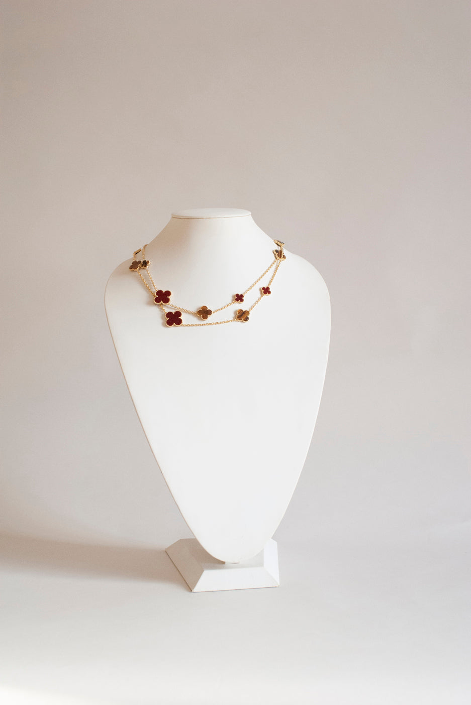 Mixed Size Tiger Eye and Carnelian Alhambra Gold Plated Necklace