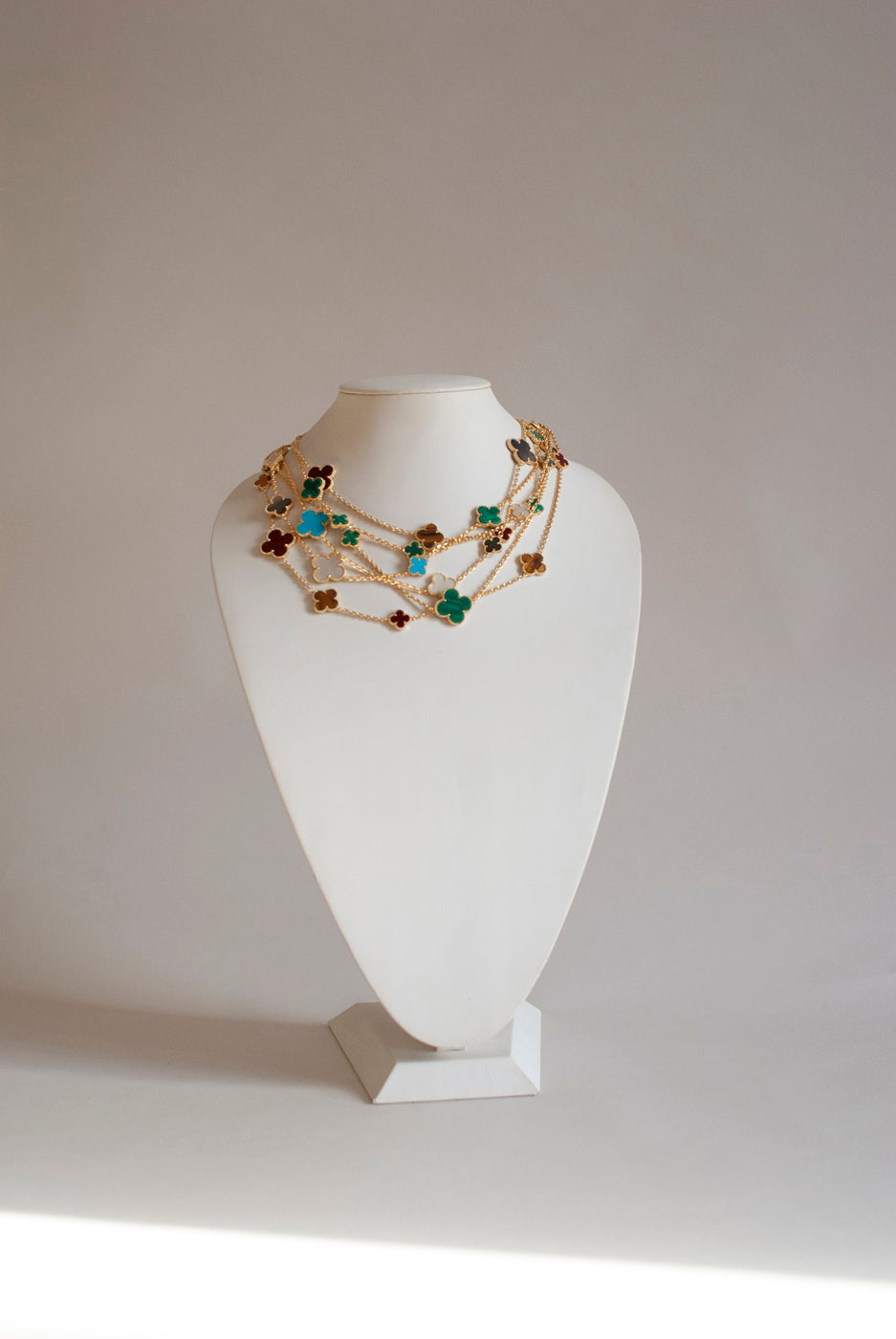 Mixed Size Tiger Eye and Carnelian Alhambra Gold Plated Necklace
