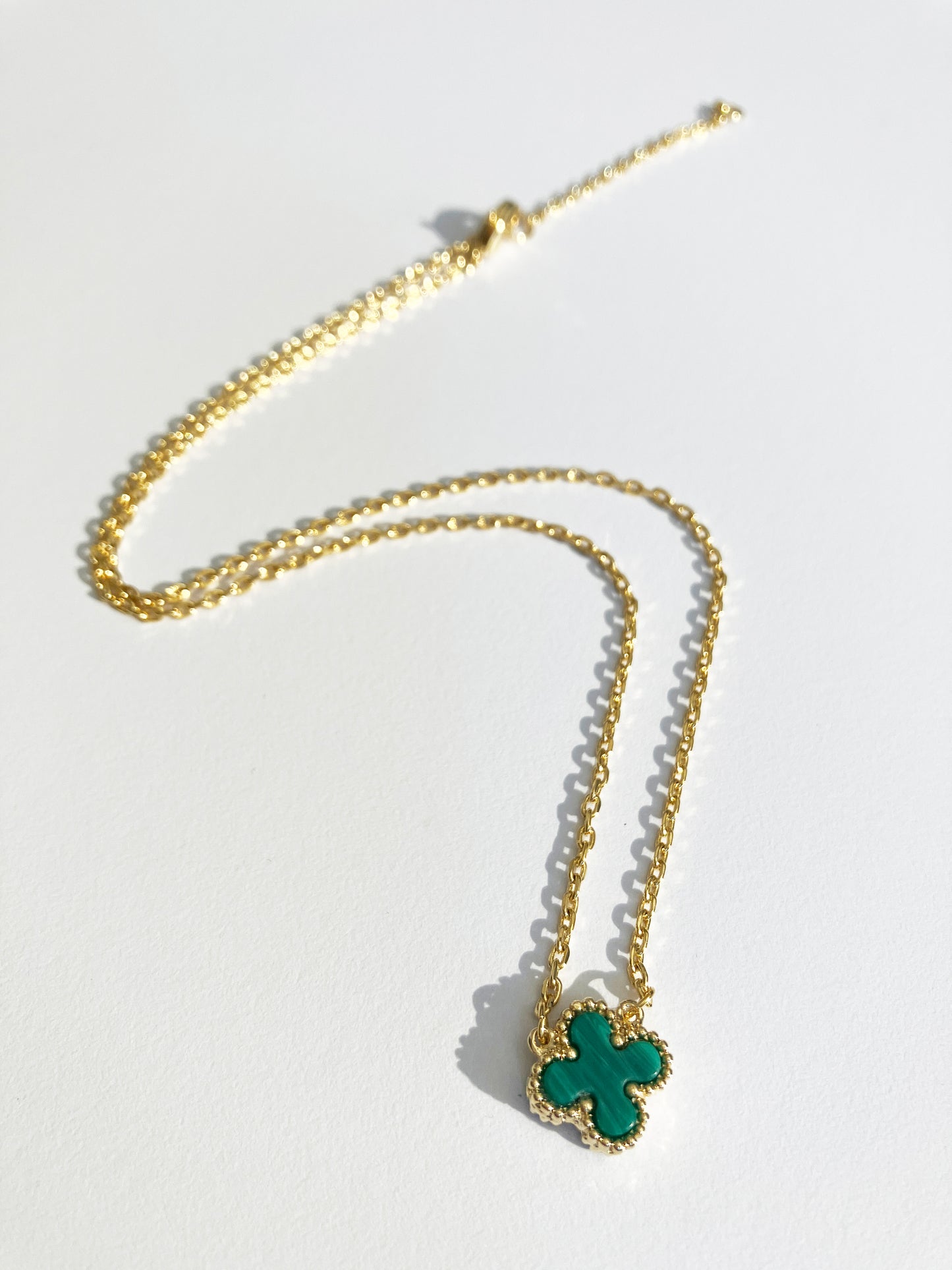 Adjustable Bijou Malachite Alhambra Motif Pendant