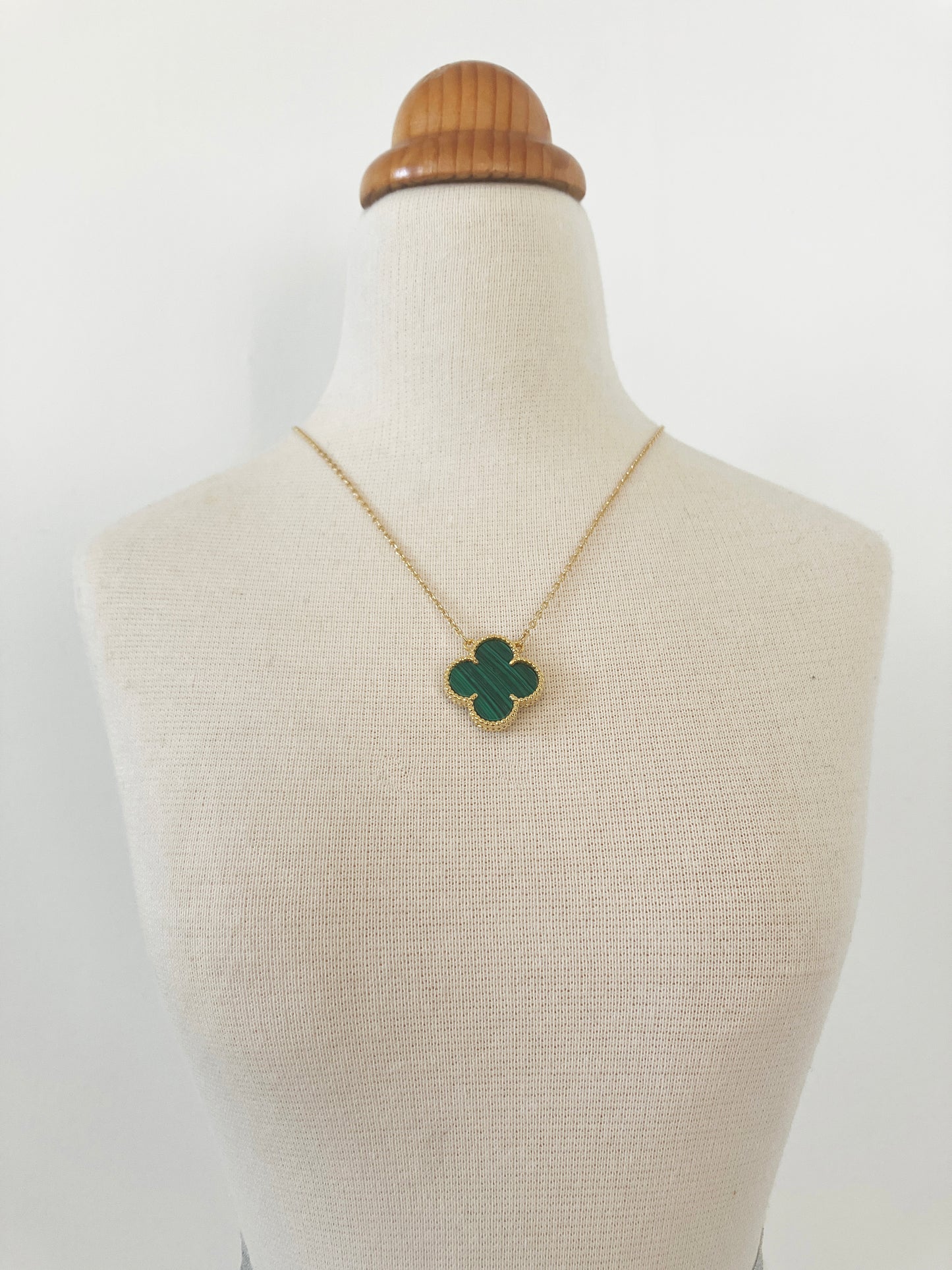 Adjustable Malachite Quatrefoil Motif Pendant