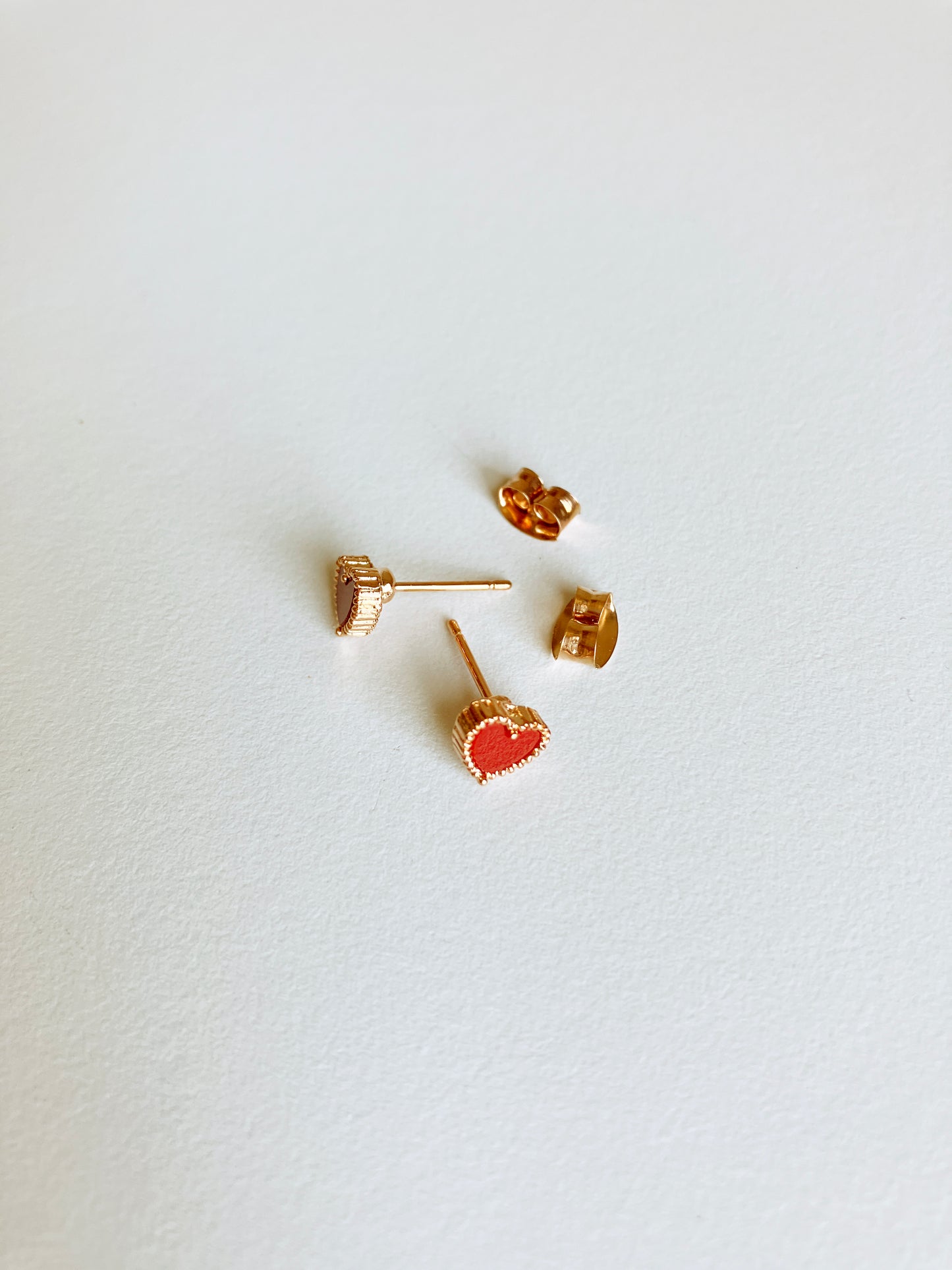 Bisous Heart Earrings in Rose Gold and Carnelian