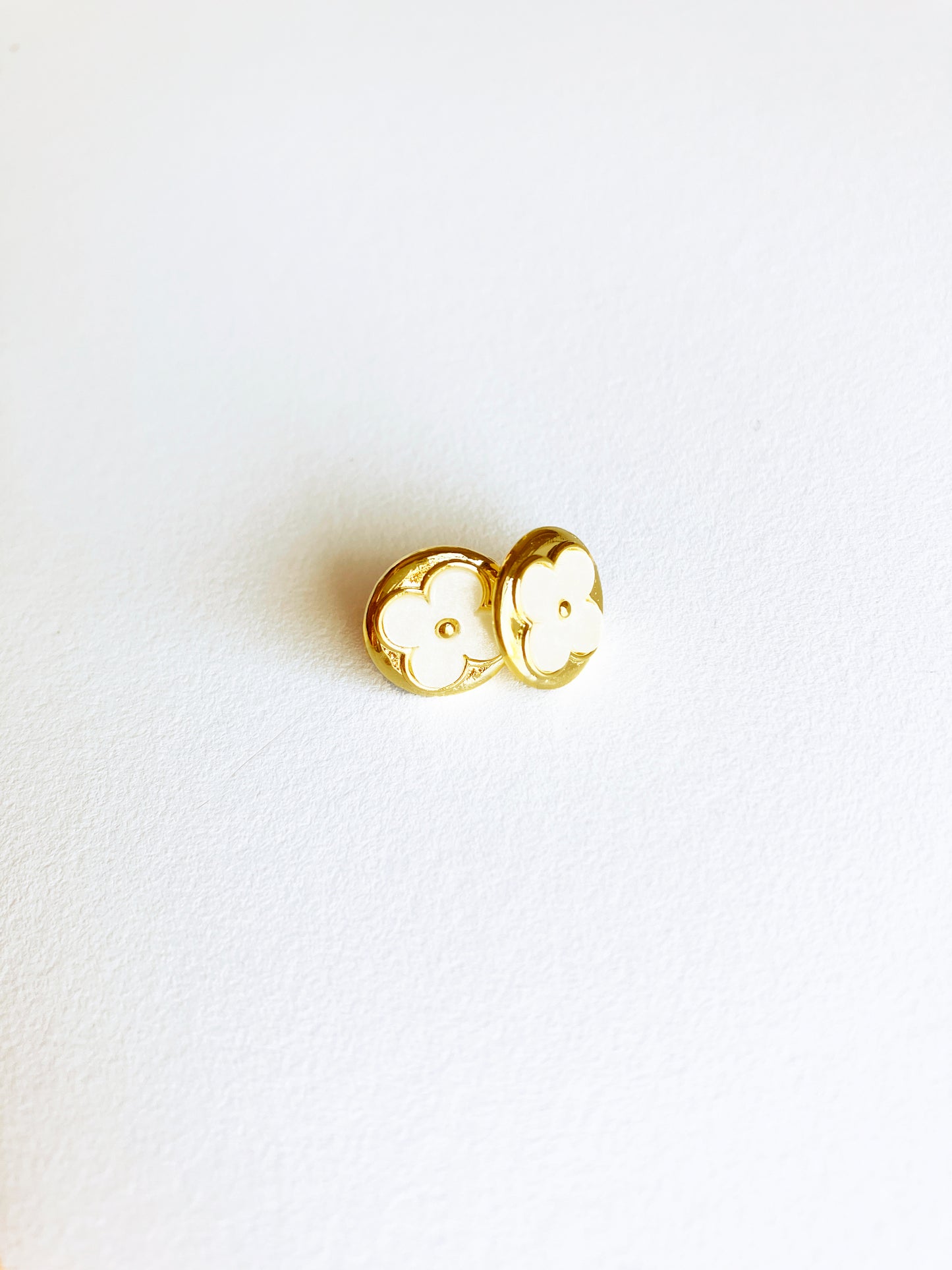 Mother of Pearl Moonflower Earrings