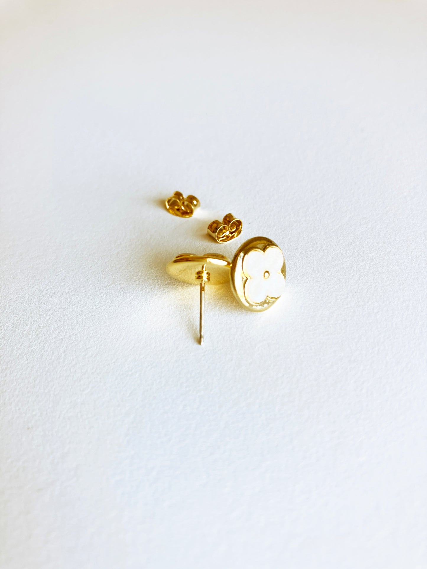 Mother of Pearl Moonflower Earrings