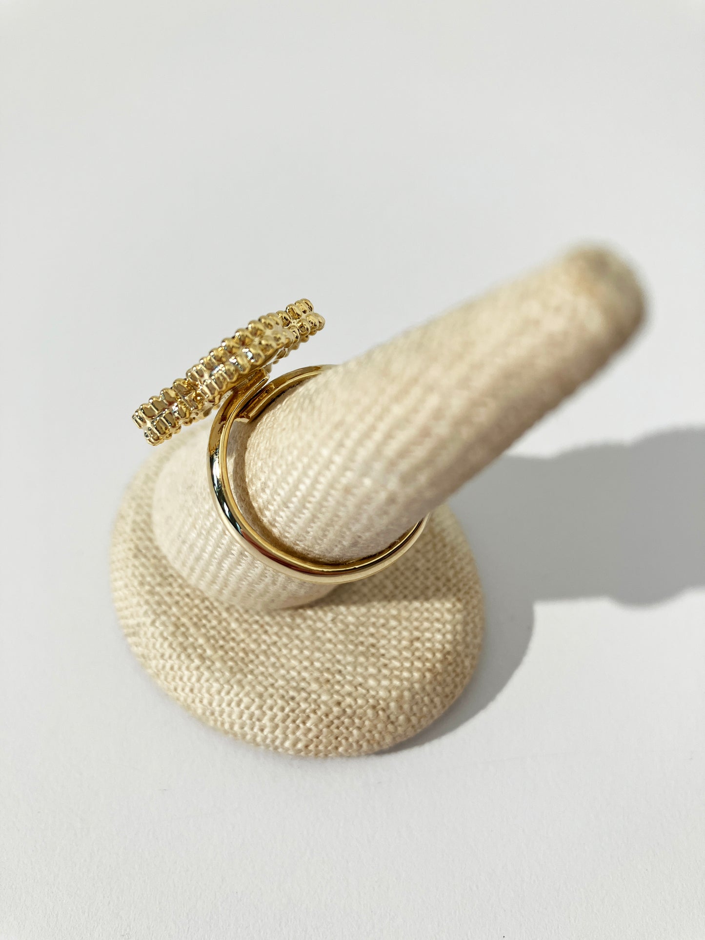 Adjustable Demi Onyx Quatrefoil Motif Ring in Gold